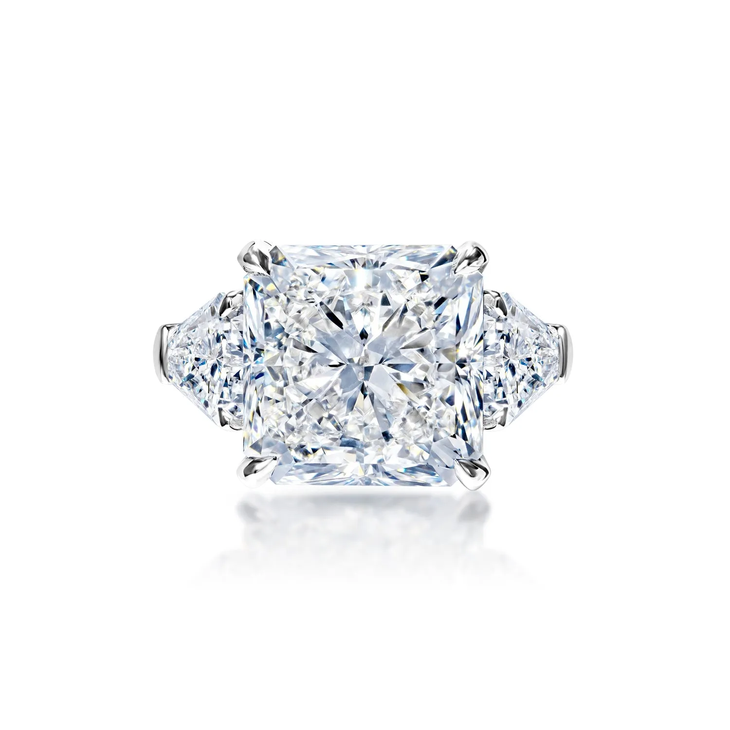 Larine 9 Carat G VS1 Radiant Cut Lab Grown Diamond Engagement Ring in Platinum. IGI Certified