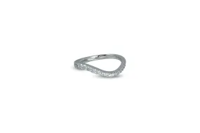 Talay Skinny Flow Wave Ring in Pave Diamond